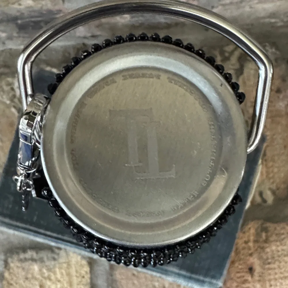 TOMO Elegant Black Rhinestone Water Bottle - Picture 3 of 6